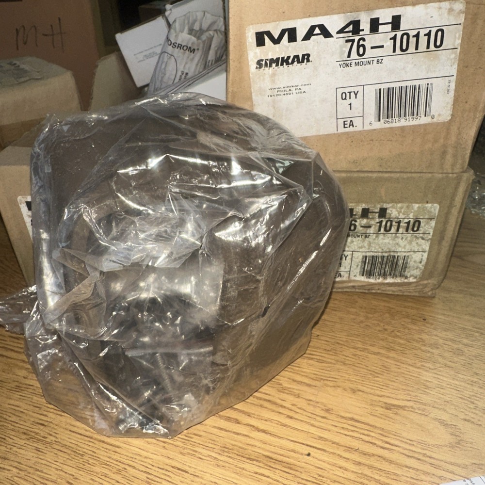 Simkar MA4 Yoke Mount Bracket for Fixture Pole Mounting (76-10110)