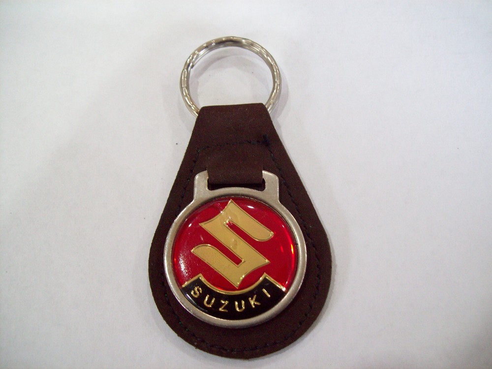 SUZUKI   KEY CHAIN....