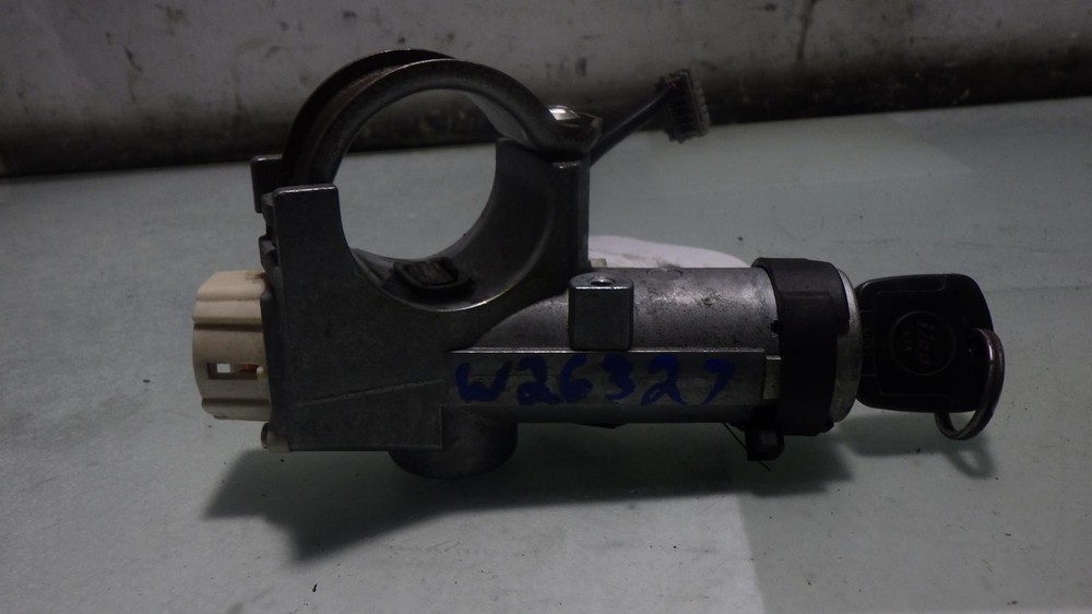 07 NISSAN VERSA Ignition W/Key