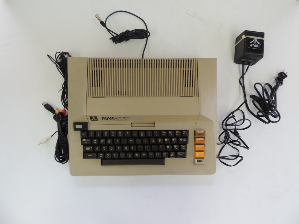 Atari 800 Vintage Home Computer Tested + power, composite cable, 1902A cable