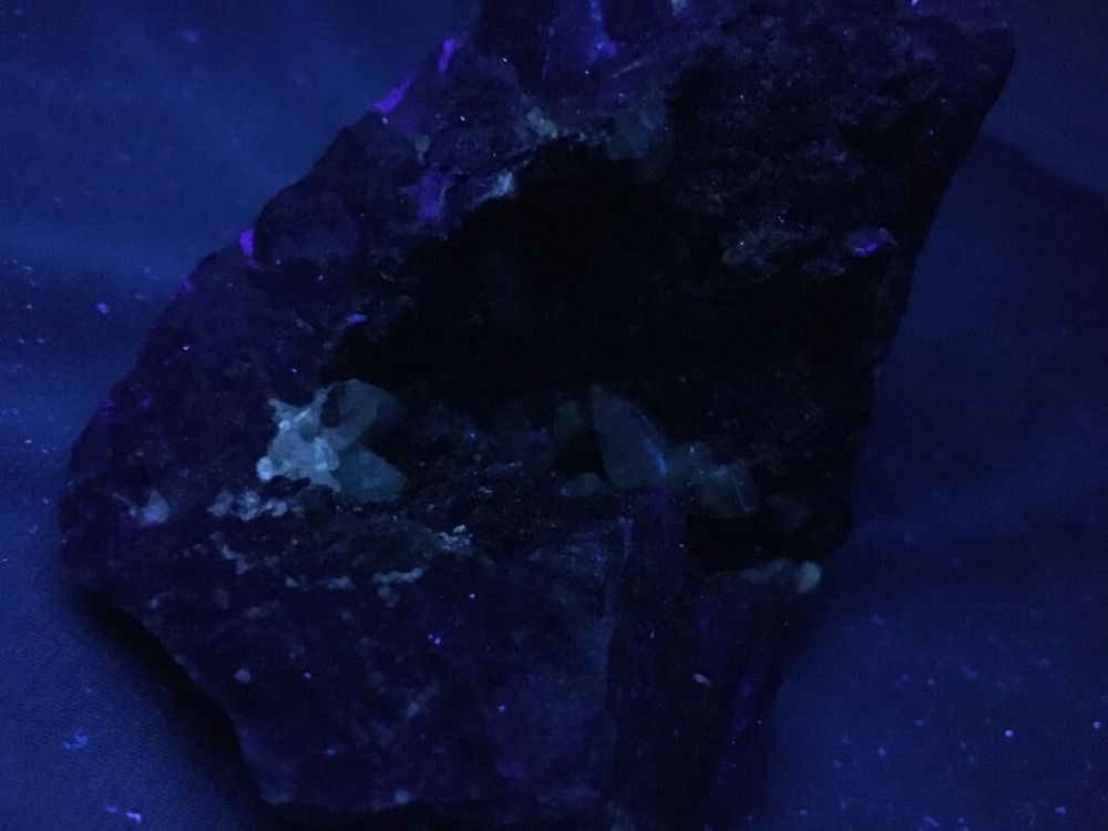 KB: NICE! FL. SW & LW LIGHT YELLOW/WHITE ANGLESITE CRYSTALS SOLID GALENA MATRIX