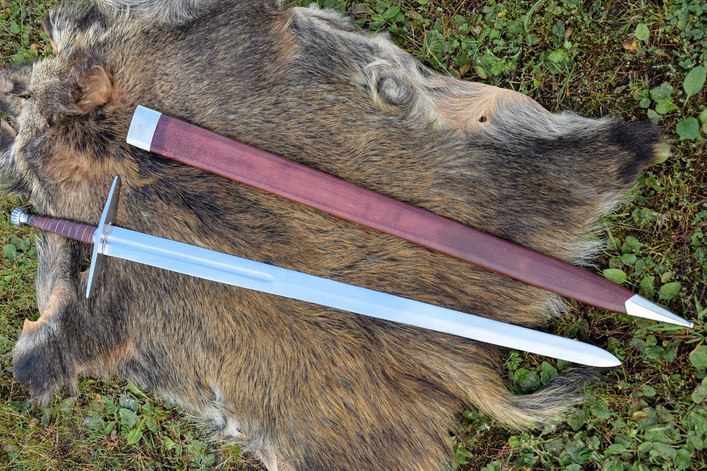 Long sword with sheath, regular version