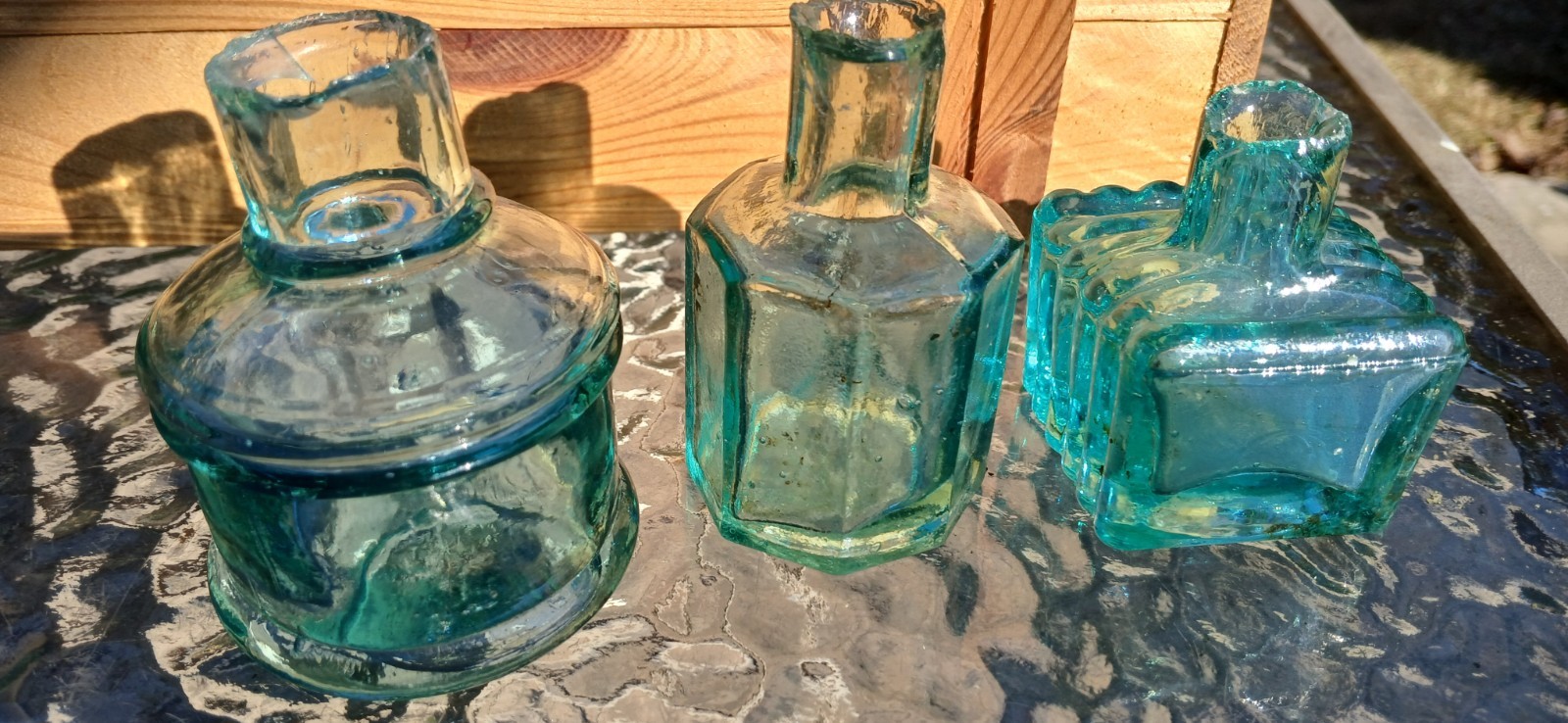 Green 19th C. Inkwell Lot of 3, Bubbles Ruff Tops