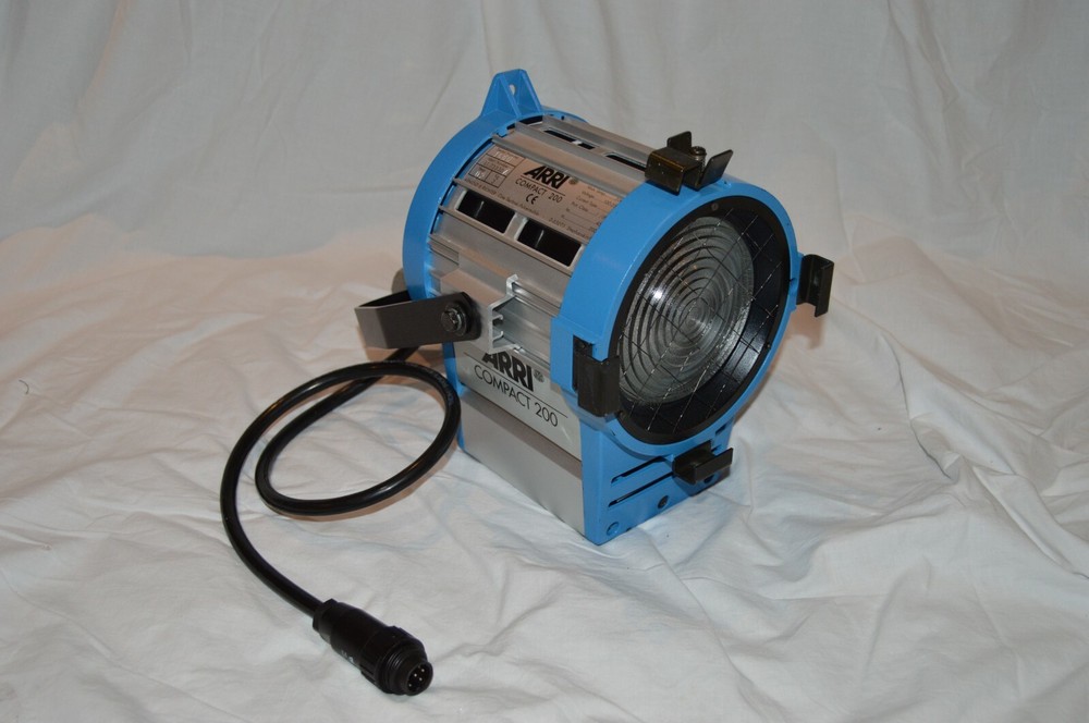 ARRI (Arnold & Richter) Compact 200 Light