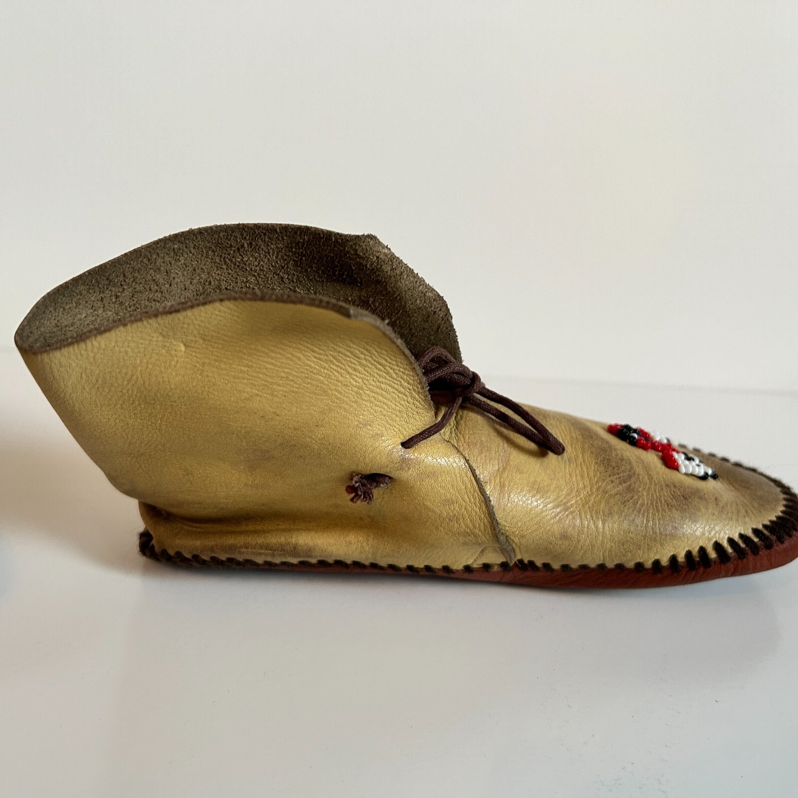 Vintage 8" BEADED Thunder Bird LEATHER NATIVE AMERICAN INDIAN MOCCASINS BOOTIES