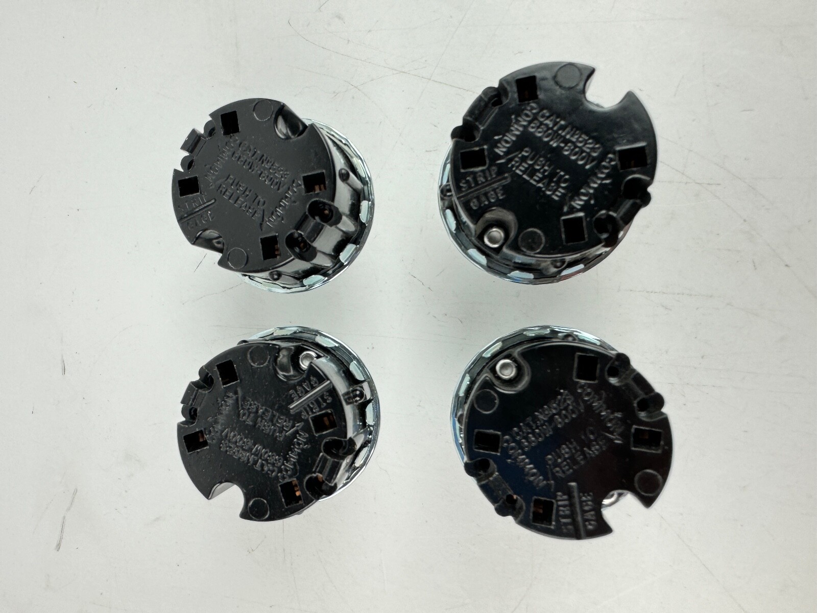 Leviton 660W-600V Lamp Holder 523 *LOT OF 4*