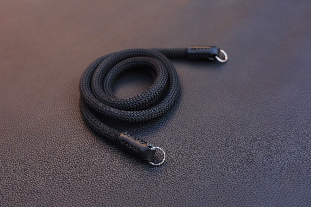 Black Climbing Rope Camera Strap – Minimal & Durable