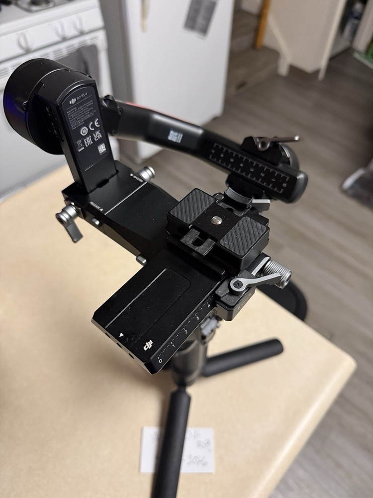 DJI RS4 Gimbal Stabilizer for Camera, Universal Compatible, Auto Lock