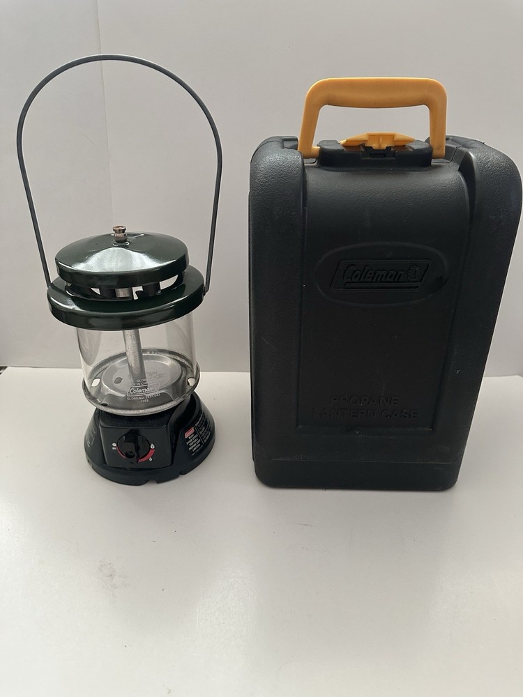 Coleman Propane Lantern 5155B With  Hardshell Carry Case with handle