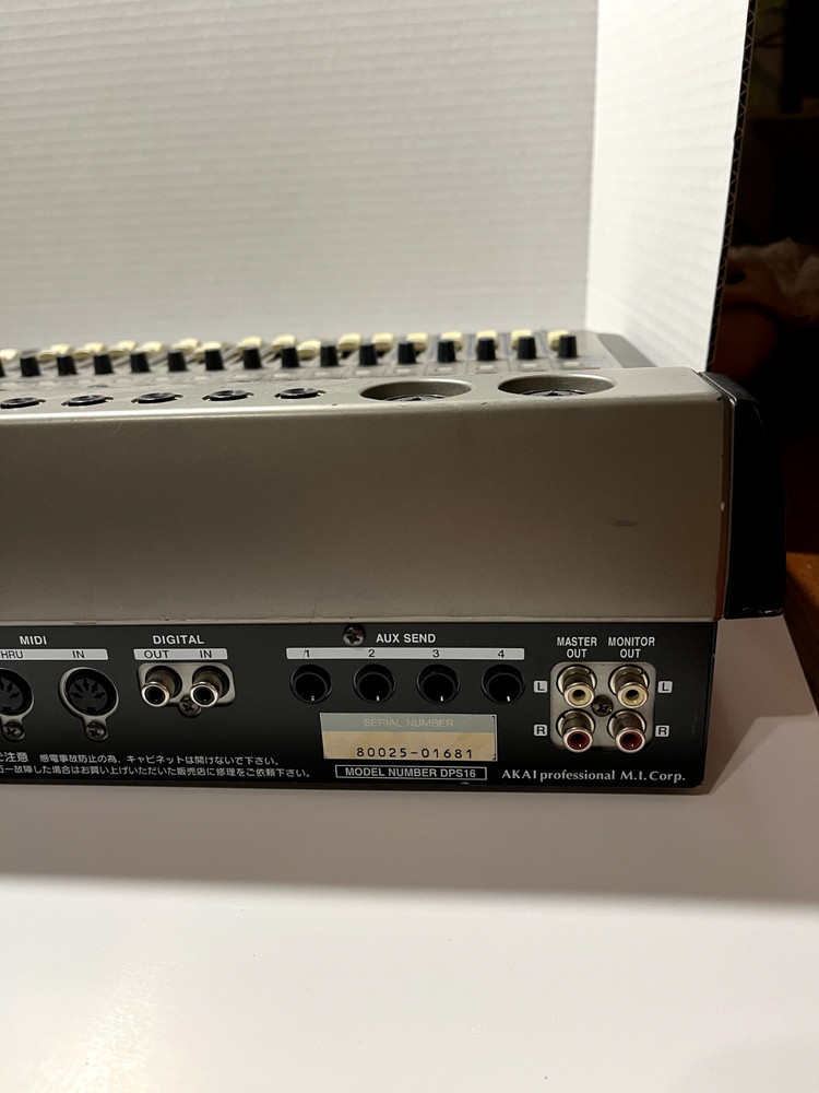 AKAI DPS16 Digital Multitrack 24bit/96kHz HDR Workstation Recorder 10gb