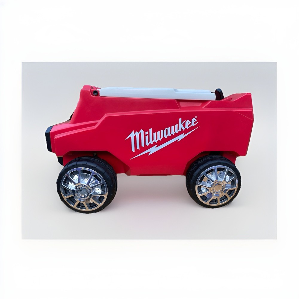 Milwaukee Tool C3 beverage Cooler W/ Remote.