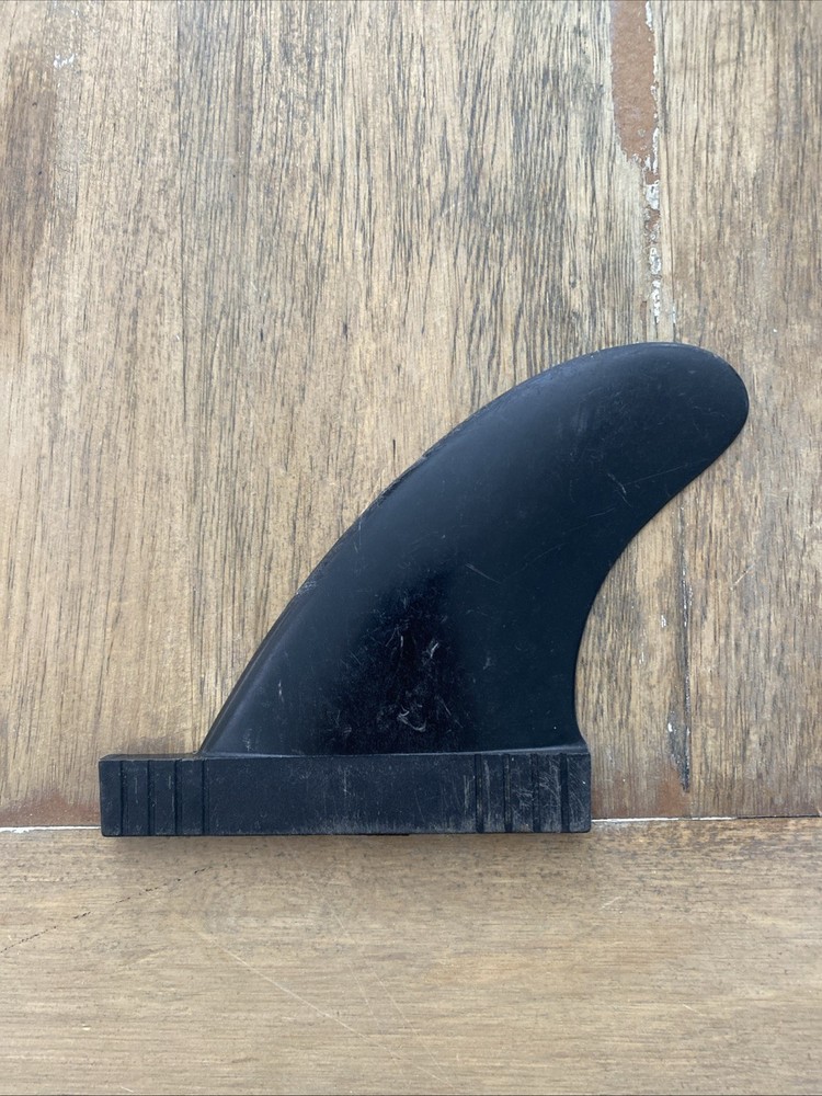 O’fisl’l Surfboard Fin Left Side