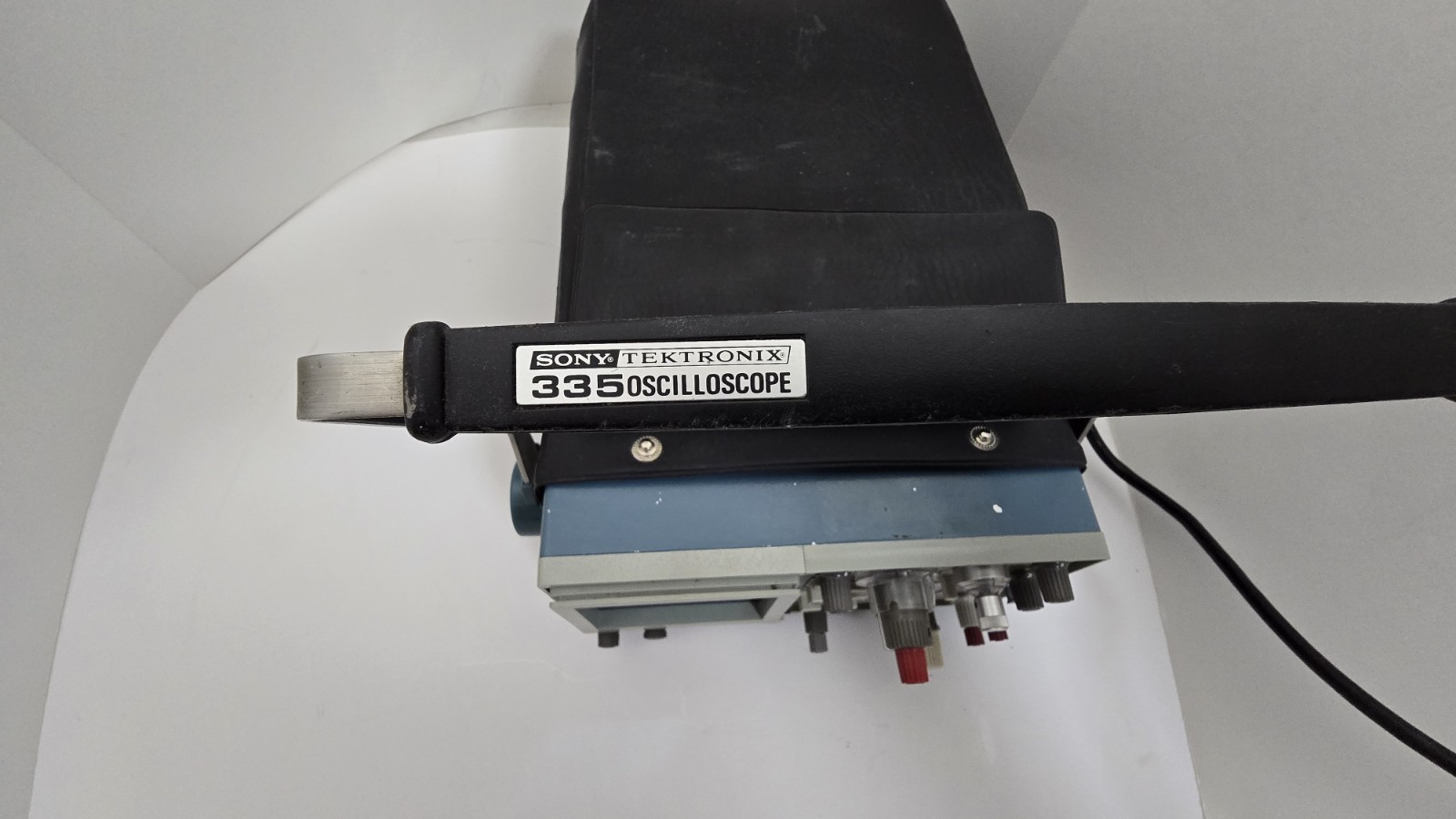 Sony Tektronix 335 Oscilloscope - Dual trace 35MHz small portable W/3 Probes