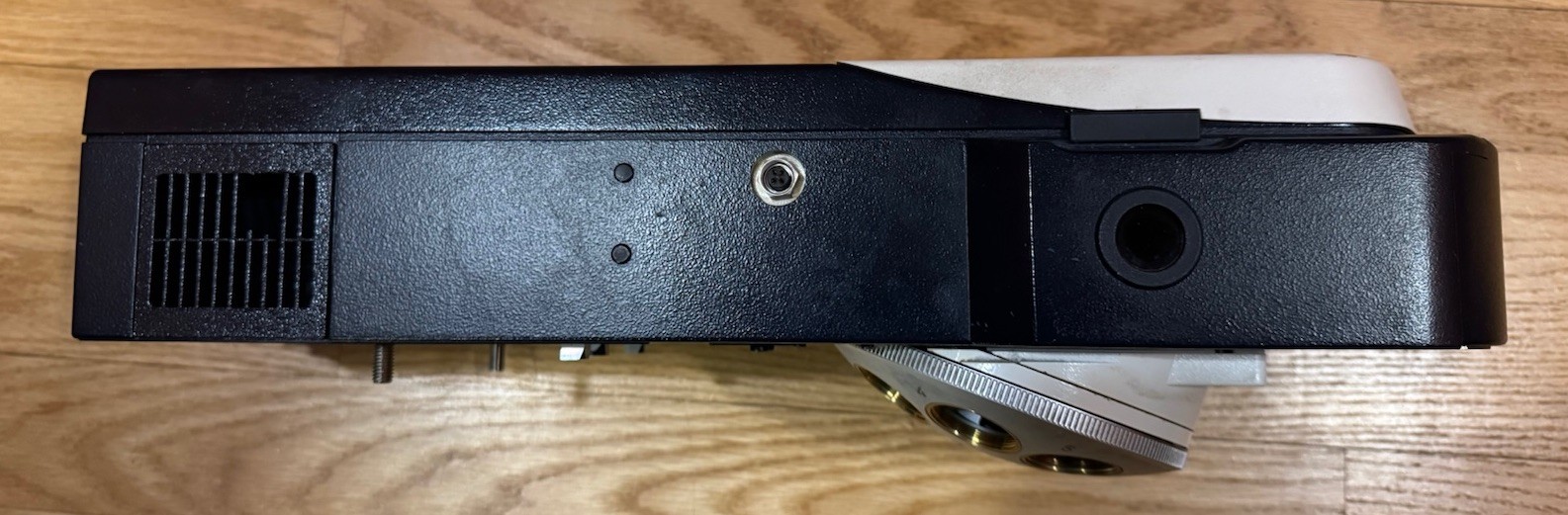 Leica 5000B with four Fluorescence Filter Cubes