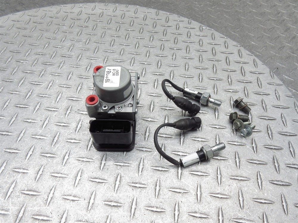 2018 17-23 Indian Chieftain Limited ABS Pump Brake Module Control Unit Sensor
