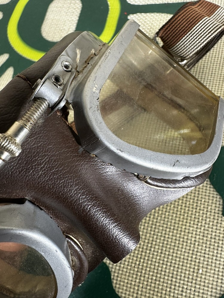 VINTAGE STADIUM MOTORCYCLE / PILOT'S GOGGLES