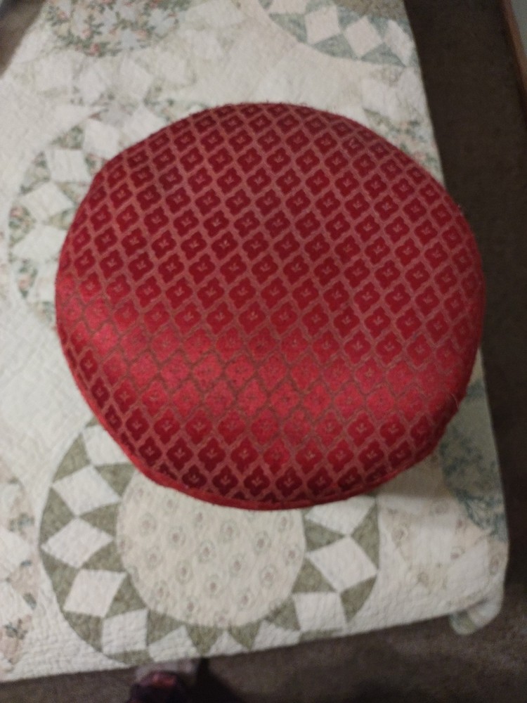 Round Red Victorian Footstool / Stool (RP-FS-19)