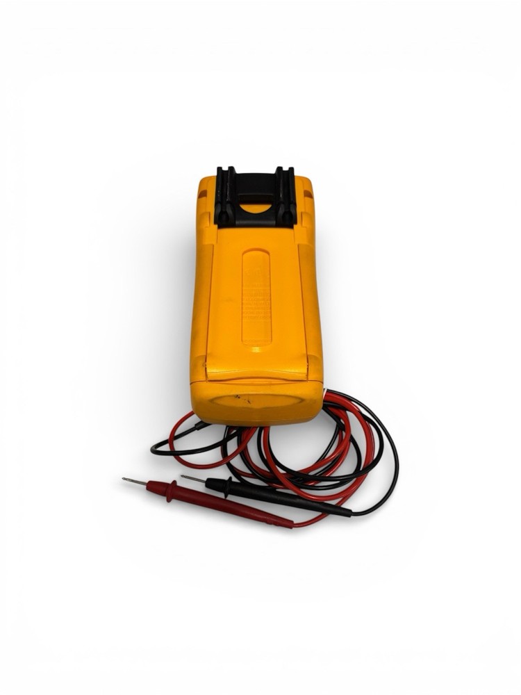 FLUKE 724 PROCESS AND TEMPERATURE CALIBRATOR