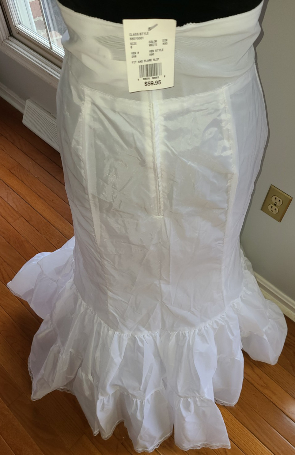 NWT David’s Bridal Fit and Flare Slip SZ 6 White 550 Style Zipper 100% Nylon