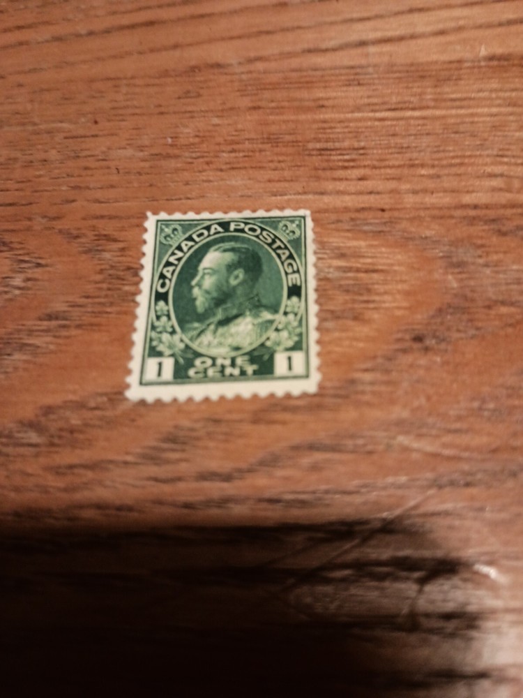 Canada SC# 104 Mint Light Hinged - S17841