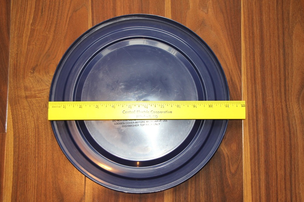 Pyrex 7404-PC Round Lid Only in Navy - Very Good