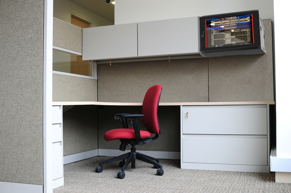 Server Rack 9U Wall Mount Cabinet Locking Networking Data Enclosure VENTED Door