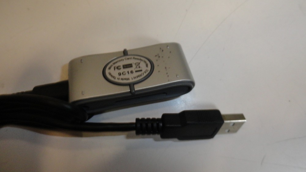 BB3: DYNEX DX-CRMN1 Mini Memory Card Reader Writer