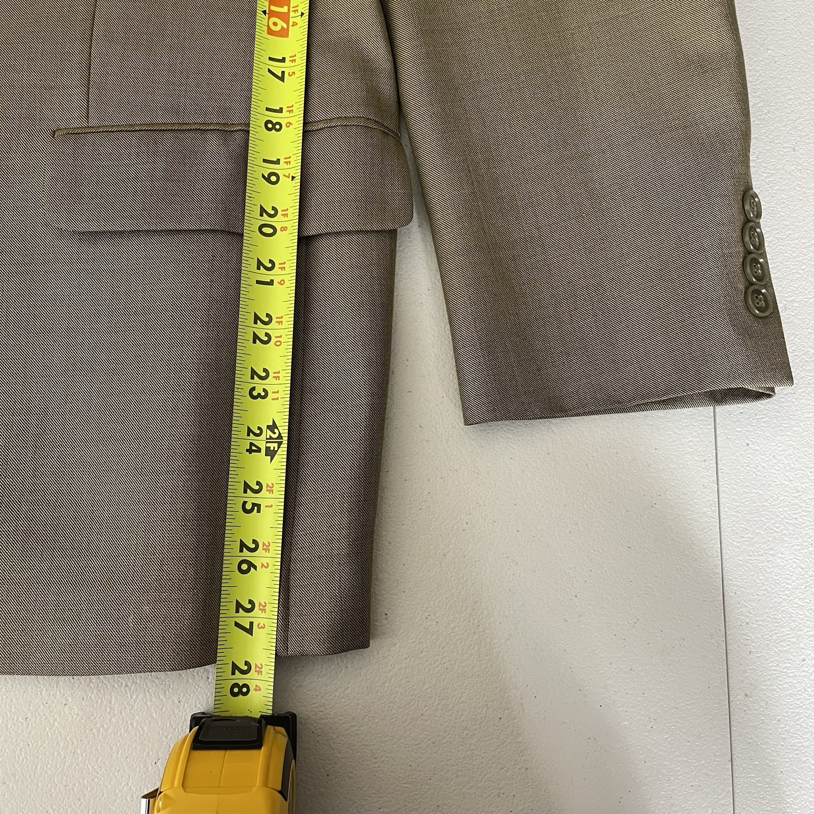 Jones New York 2 Piece Suit Mens 40S 32x30 Beige Solid Wool Silk Three Buttons