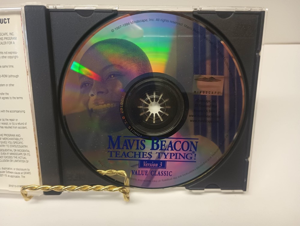 Mavis Beacon Teaches Typing Version 3 1994 Mindscape PC CD-ROM Disc