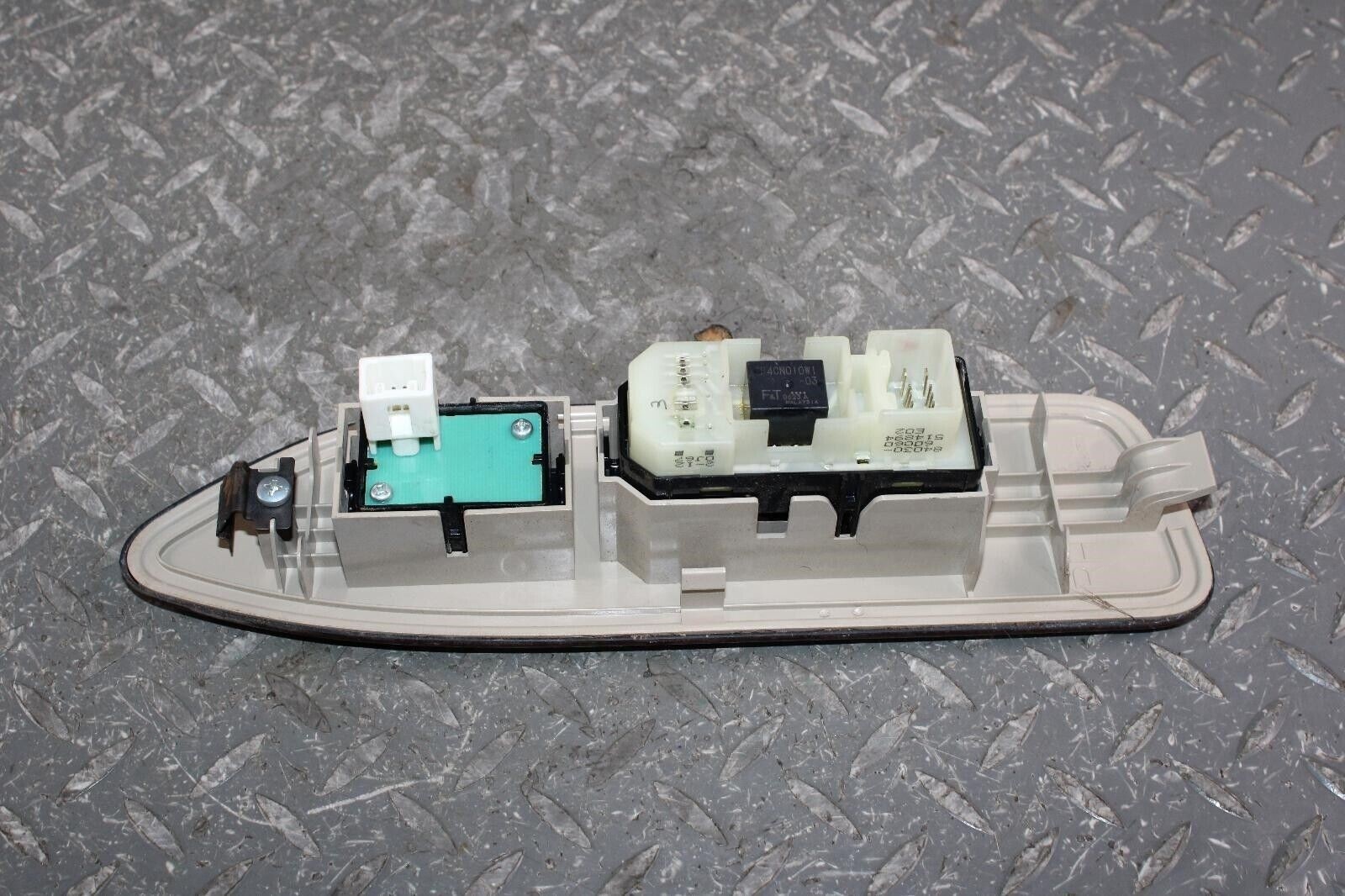 03-07 LX470 *WORN* Woodgrain Front Passenger Right Door Power Window Lock Switch