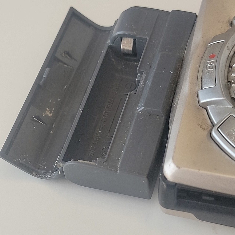 Sharp MD-MS722 Portable Minidisc Recorder Player W/ External Battery READ