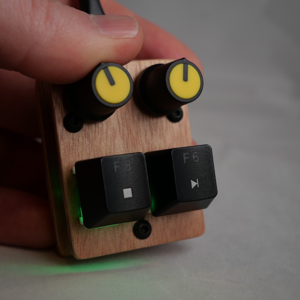 madMidiMini Compact Midi Controller with 2 Note Buttons 2 Potentiometers and LED