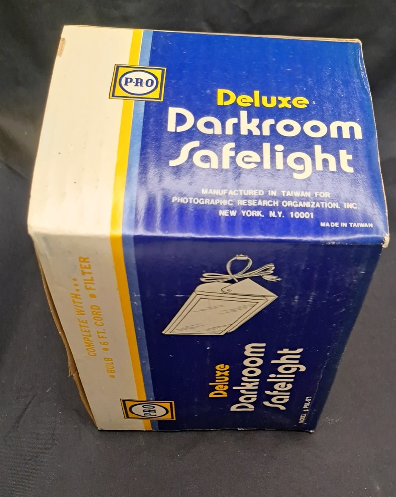 Pro Deluxe Darkroom Safe Light 5x7