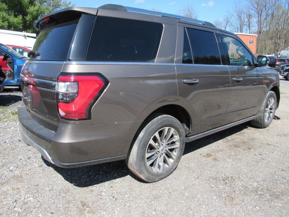 Fuse Box Engine Fits 18-21 NAVIGATOR 1040855