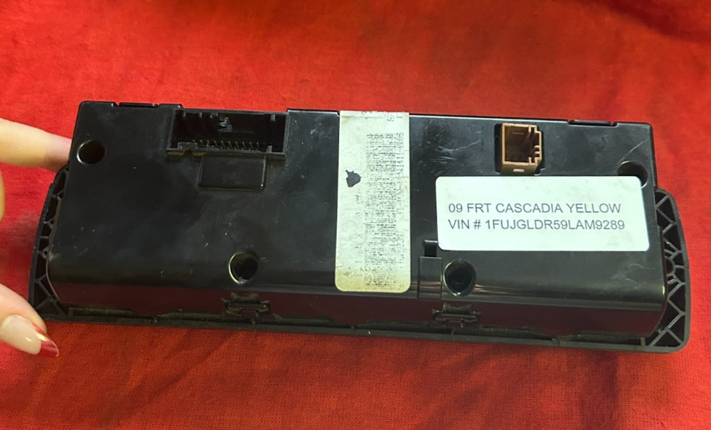 09 Freightliner A22-60645-101 Climate temperature control panel AC HVAC