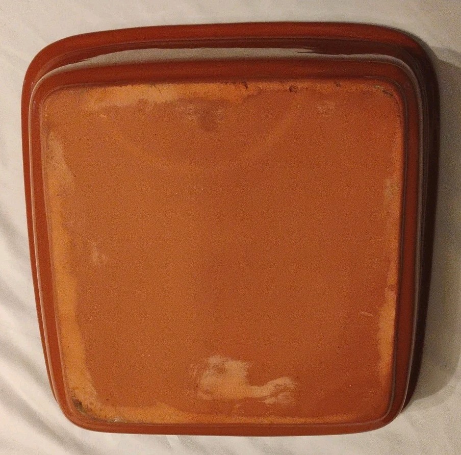 Fleur Rouge Pattern 9" Baking Dish