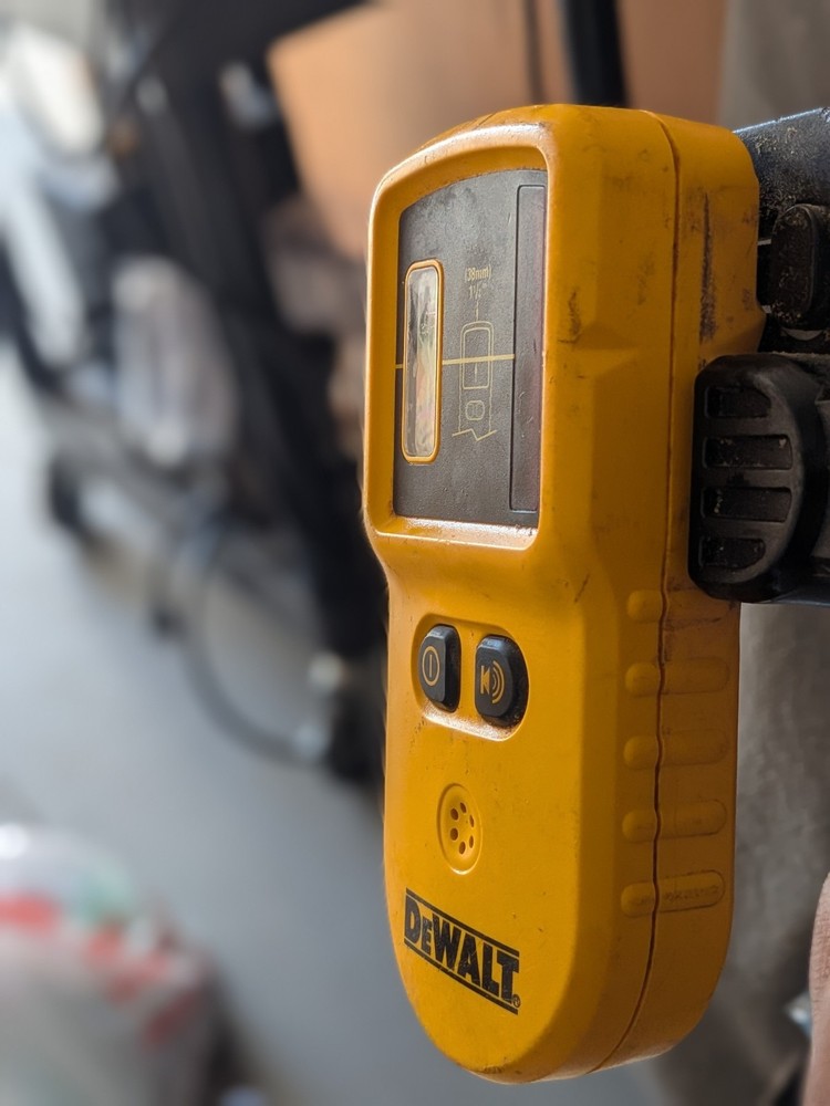 DeWalt DW0742 Laser Detector Receiver w/ Clamp | Construction Grad Level Sensor