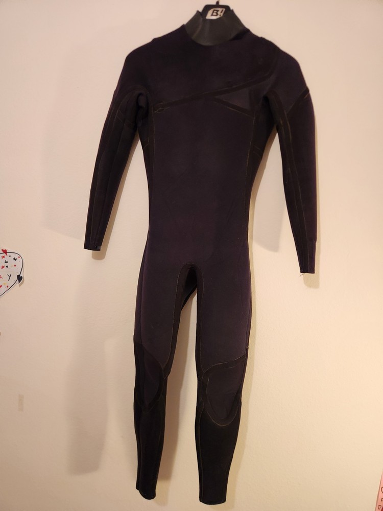 X-small Need Essentials 4/3 Chest Zip Wetsuit Excellent Condition