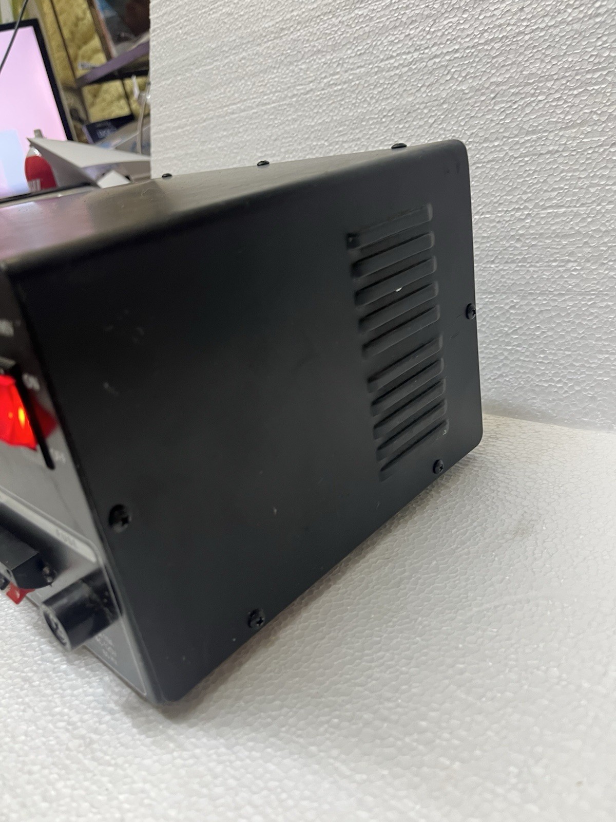 MFJ Enterprises MFJ-4035MV Adjustable Ham Radio Power Supply 0-15 V 30 Amp Works