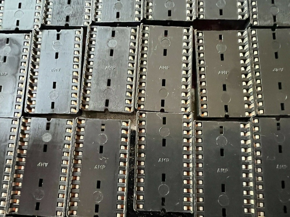**  Quantity 12 **  Lot AMP DIP IC Socket 24 pin wide sockets