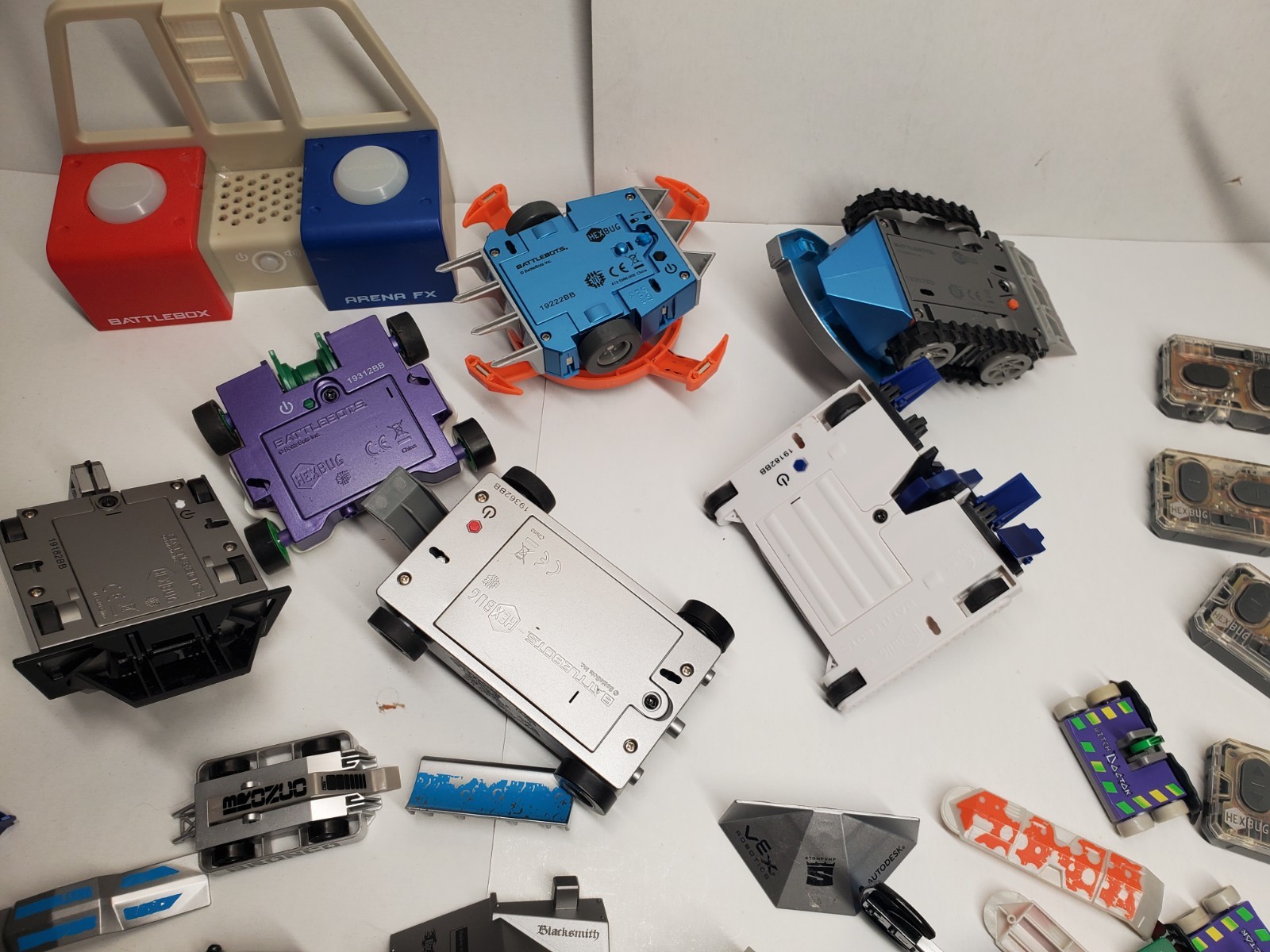 Hexbug Battlebots Lot Of 6 W/ 4 Remotes plus extras READ