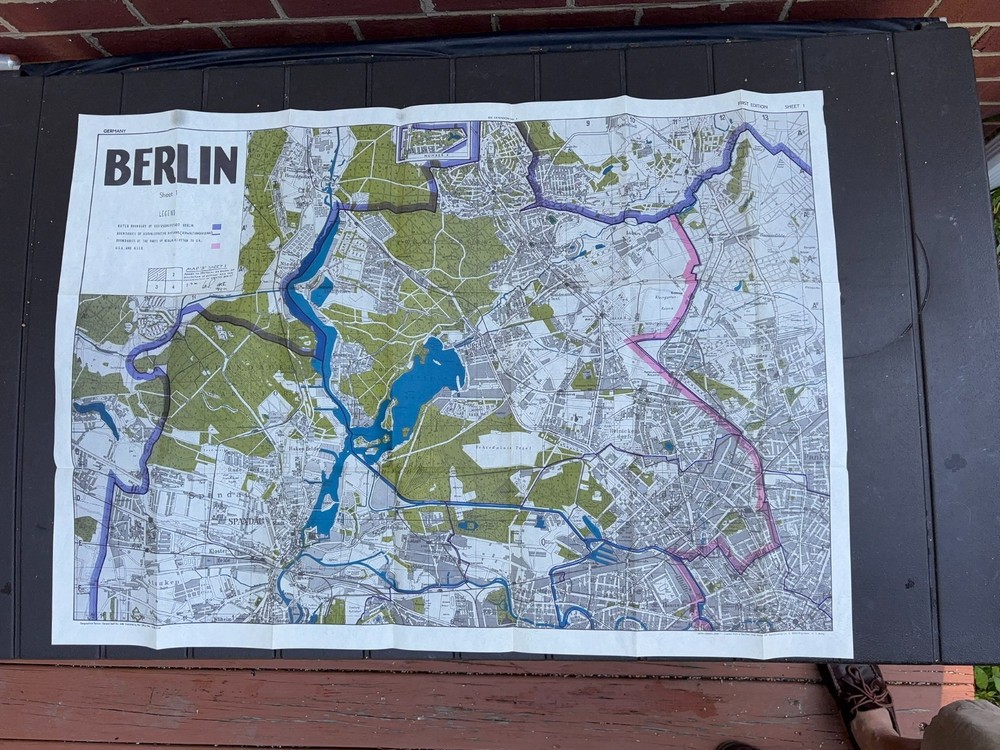 Original 1944 Post WWII Berlin Map large wall map administrative divisions