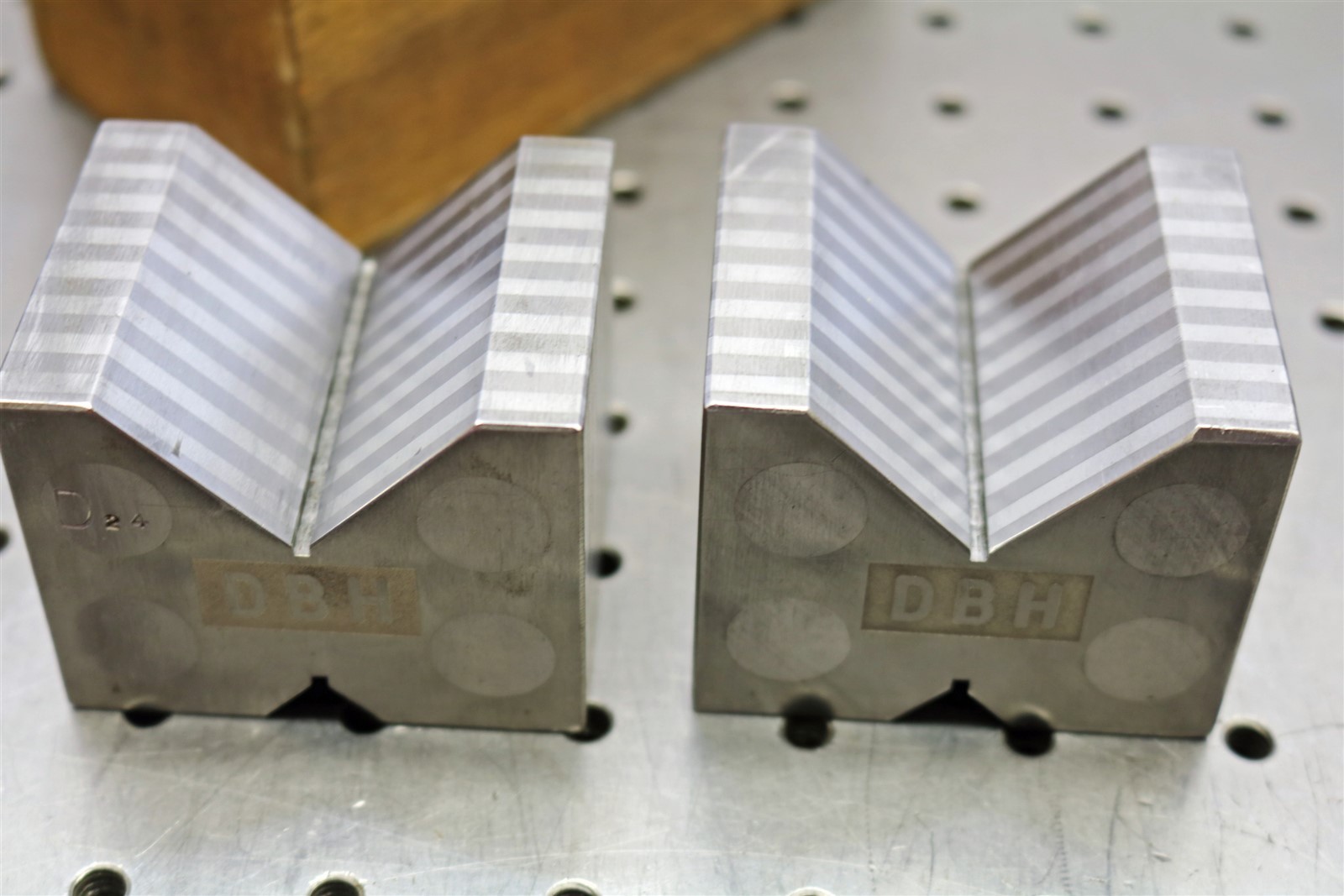 4 Magnet Transfer V-Blocks 45 Deg. & 60 Deg. Nice Shape - - E2863