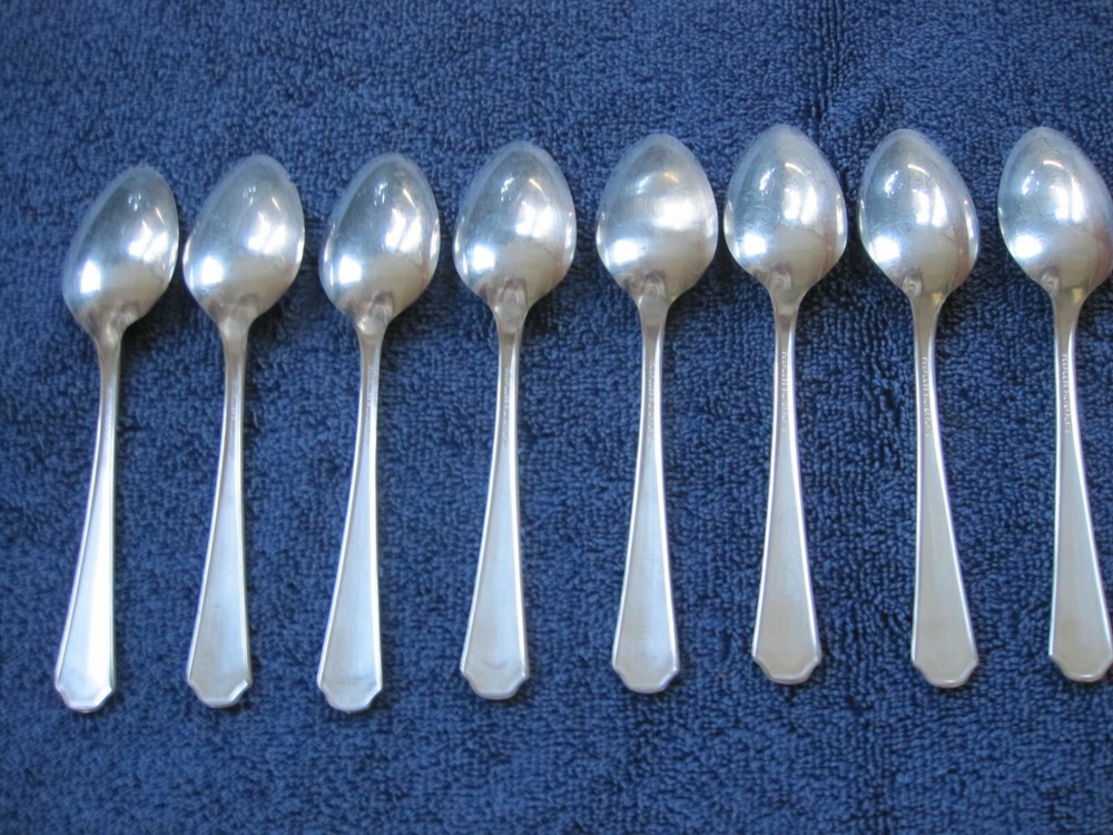 CHARMION 1933 26pc 8 Pl Peerless Oneida Art Deco Silverplate Flatware Basic Set