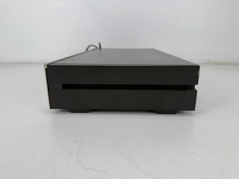 Sansui T-77 Synthesizer Tuner