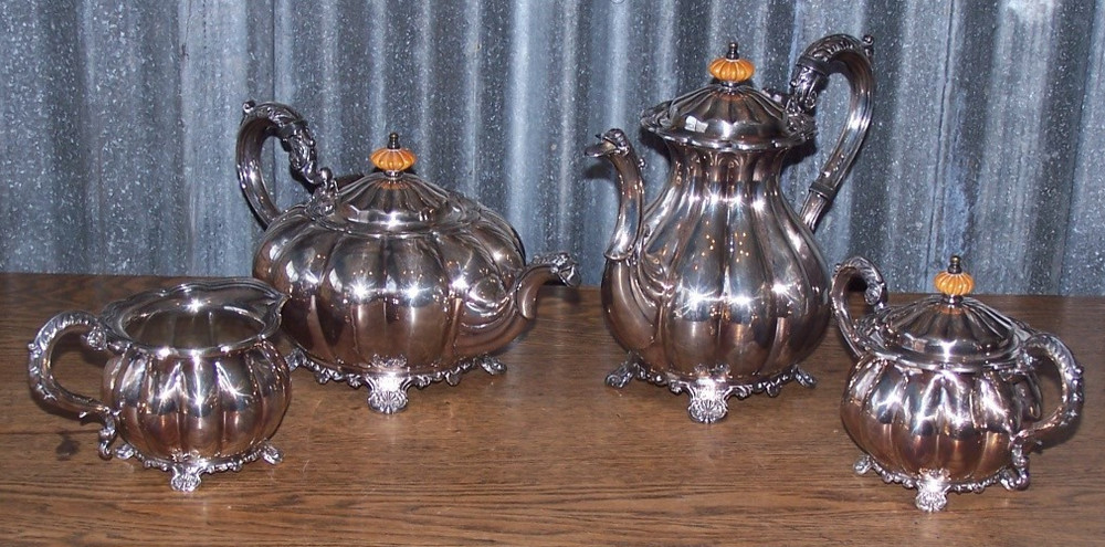 Vintage Melon Pattern Silverplate Coffee & Tea Service w Melon Bakelite Finials