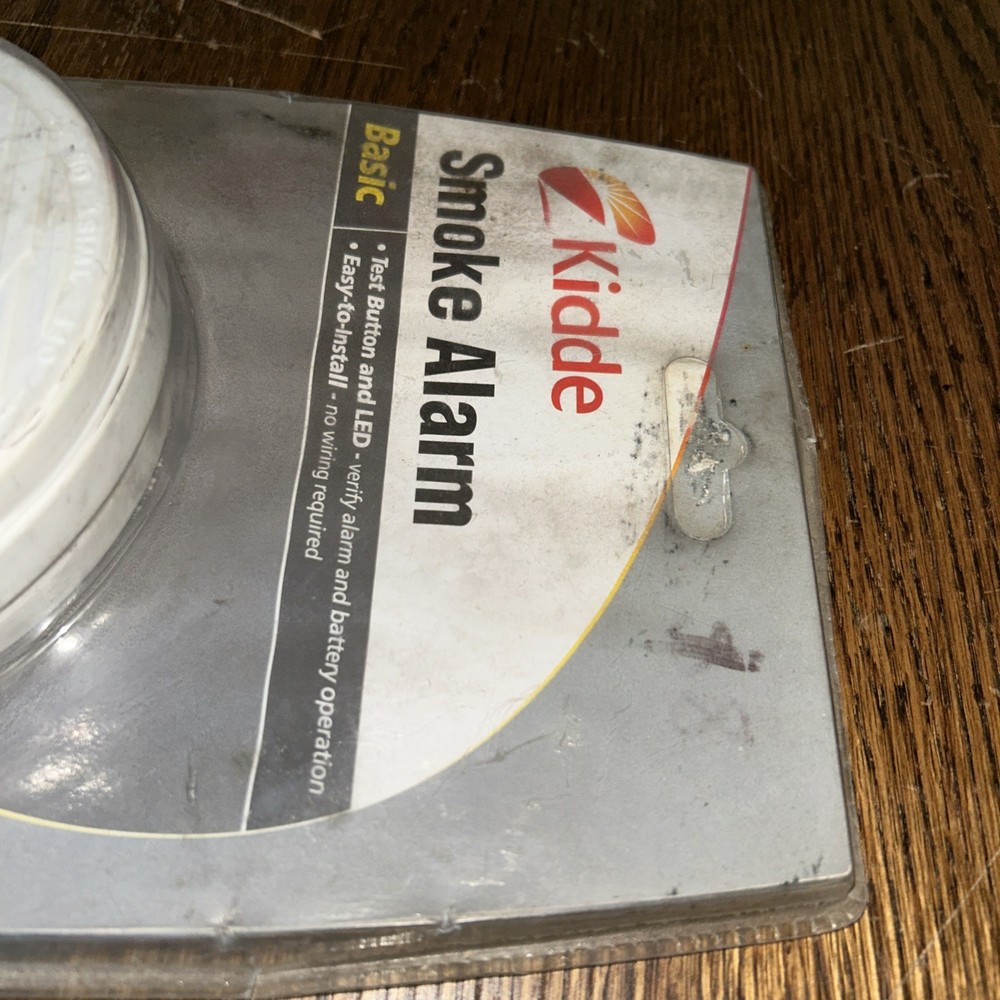 Kidde Basic Smoke Alarm / Detector 0915K Detector White Battery Operated