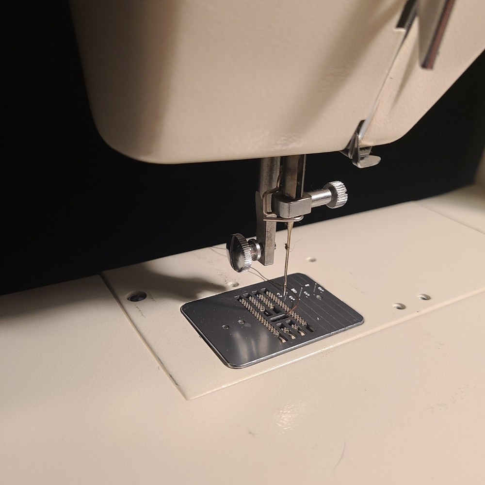 Brother Sewing Machine Model VX560 in Soft Side Carrying Case