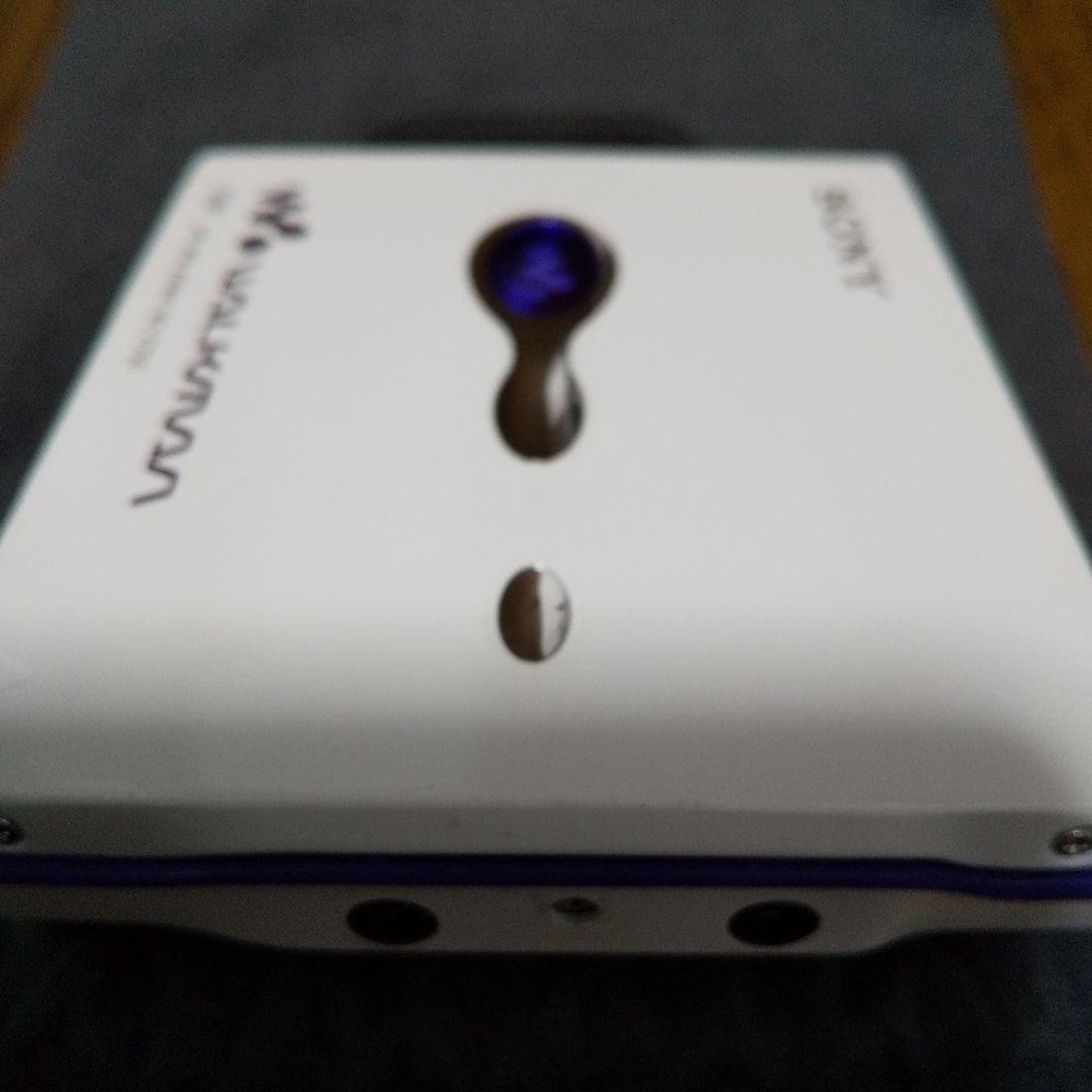 [JUNK] Sony MD Walkman Portable Player MZ-E700 – Powers On, Test Only