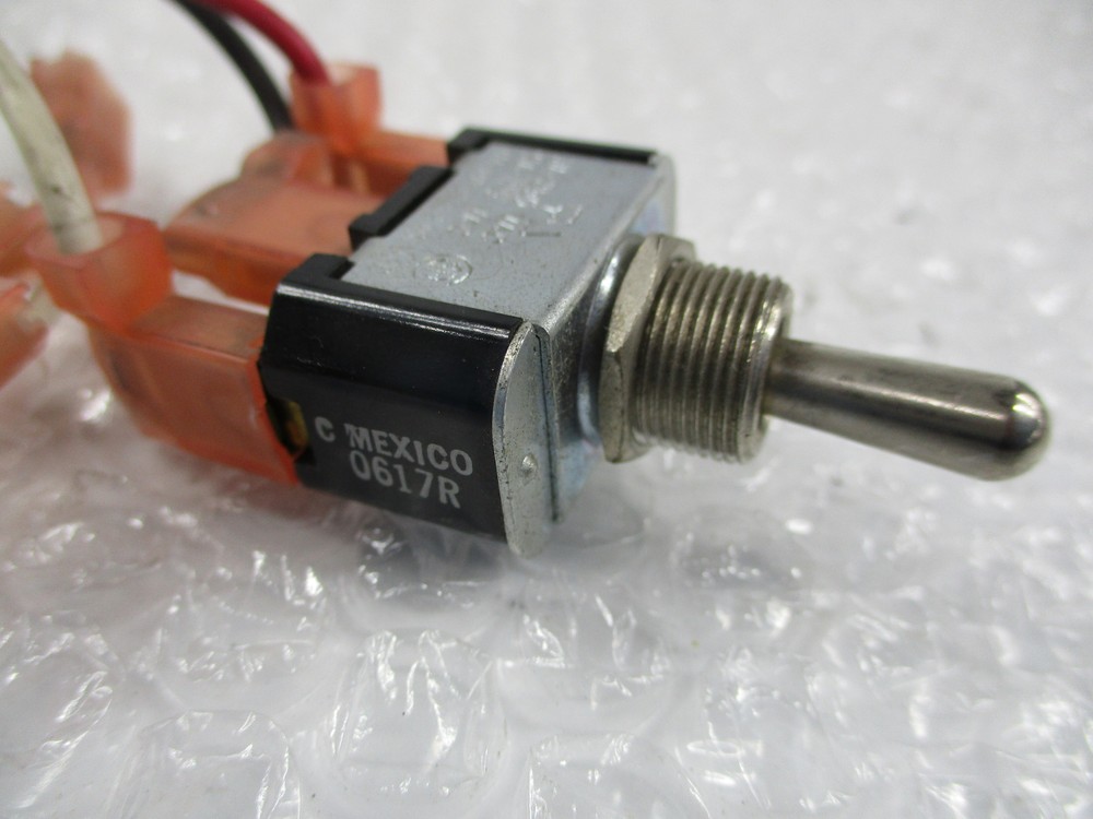 INDUSTRIAL SPARE 0617R TOGGLE SWITCH NSNP
